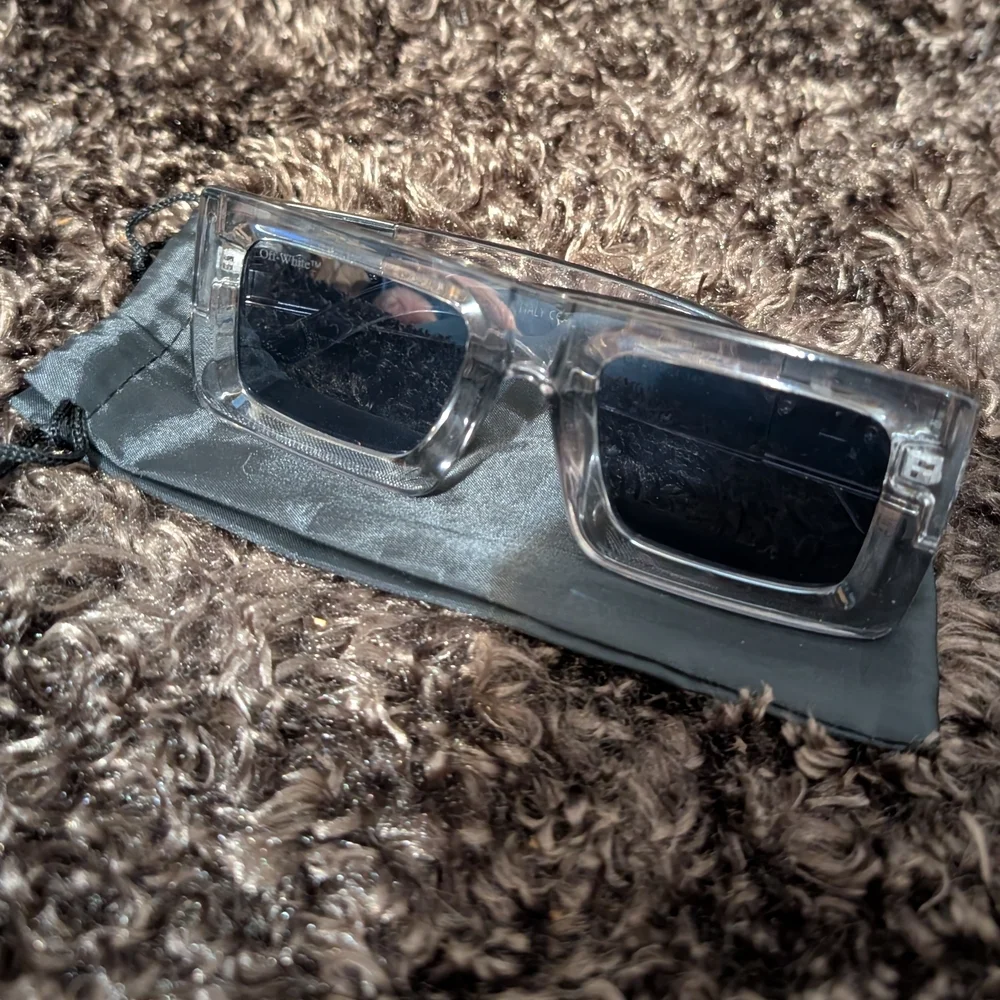 Off-White Square Sunglasses – Clear Frame – Arrow Logo – Made in Italy